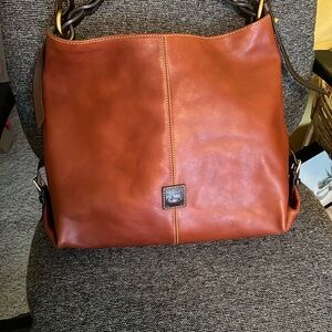 EUC Dooney & Bourke Florentine Twist Sac Shoulder in Ginger
